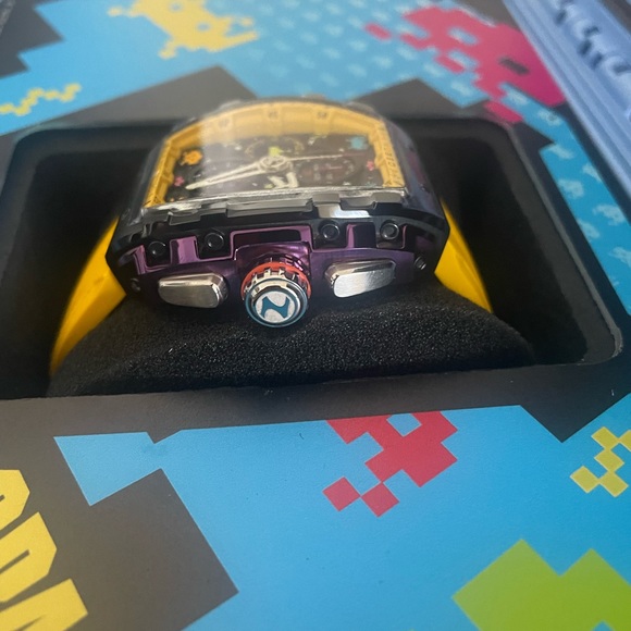 Space Invaders Watch - Picture 3 of 4